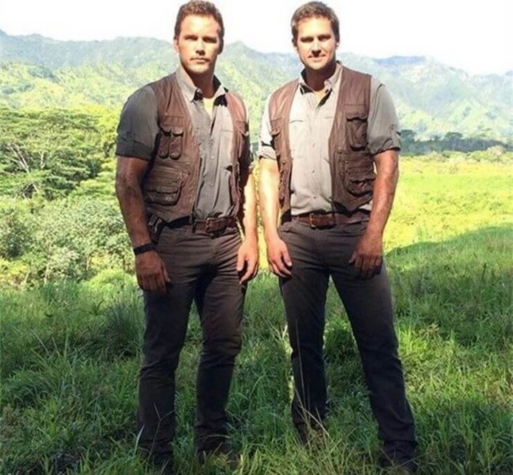 10 dublês que parecem irmãos gêmeos de estrelas famosas de Hollywood Dublês que são a cara de estrelas famosas do cinema