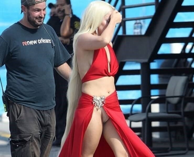 20 famosas flagradas em momentos impróprios em público Famosas flagradas em momentos impróprios