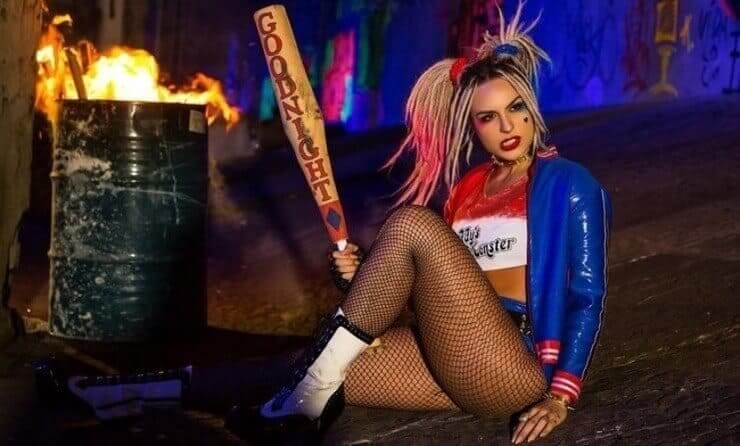 O melhor da Arlequina pelas mais bonitas nerds da internet Cosplay da Arlequina gostosa