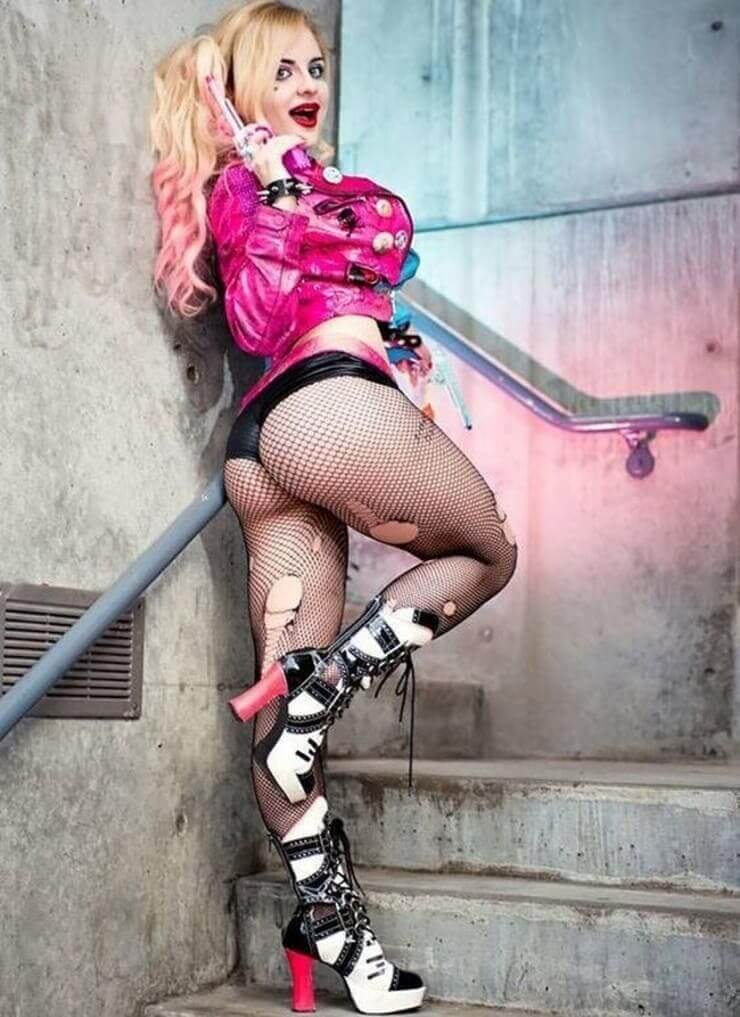 O melhor da Arlequina pelas mais bonitas nerds da internet Cosplay da Arlequina gostosa