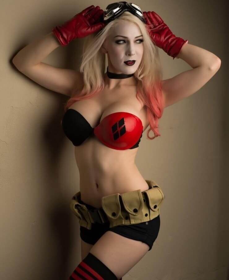 O melhor da Arlequina pelas mais bonitas nerds da internet Cosplay da Arlequina gostosa