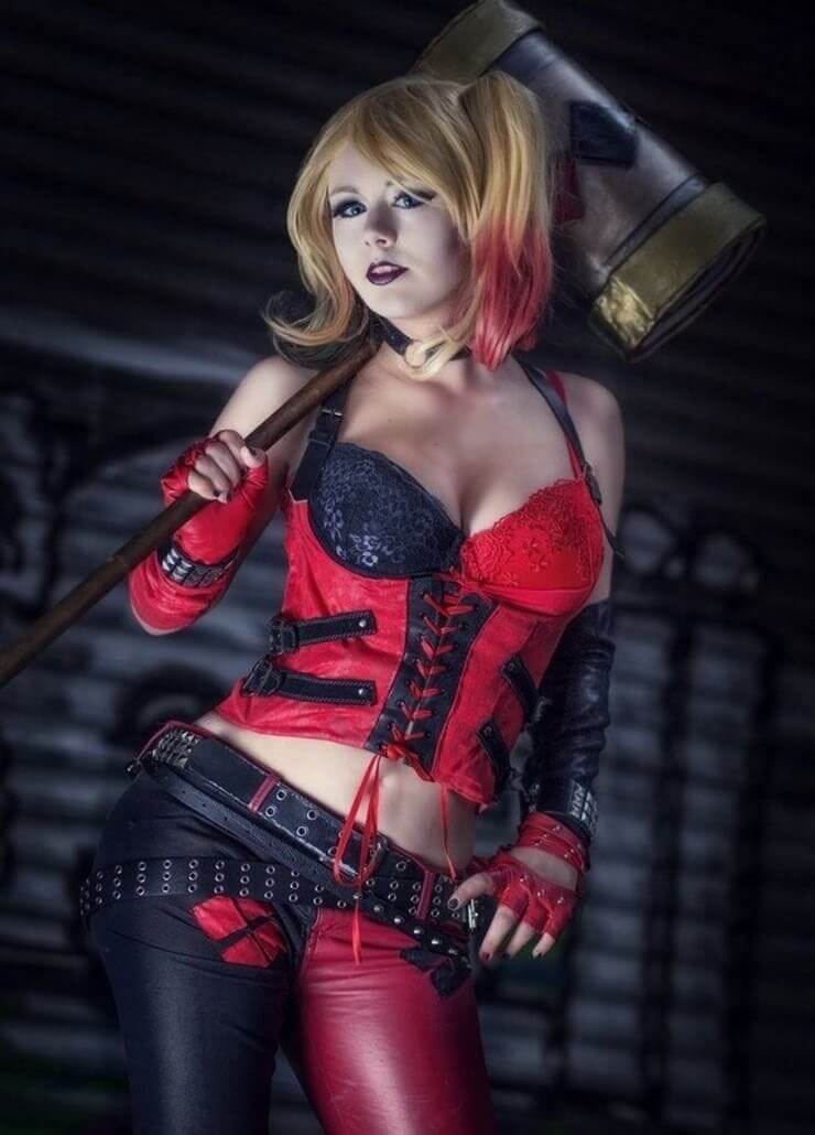 O melhor da Arlequina pelas mais bonitas nerds da internet Cosplay da Arlequina gostosa