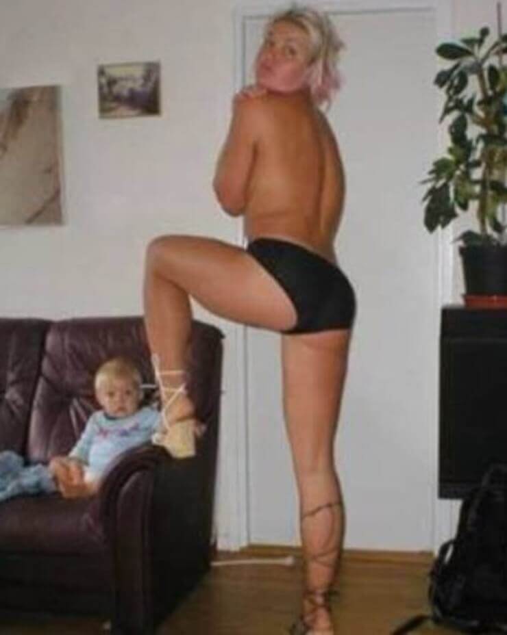 20 mães que foram pegas pelos filhos se exibindo em selfies Mães bizarras se exibindo em selfies