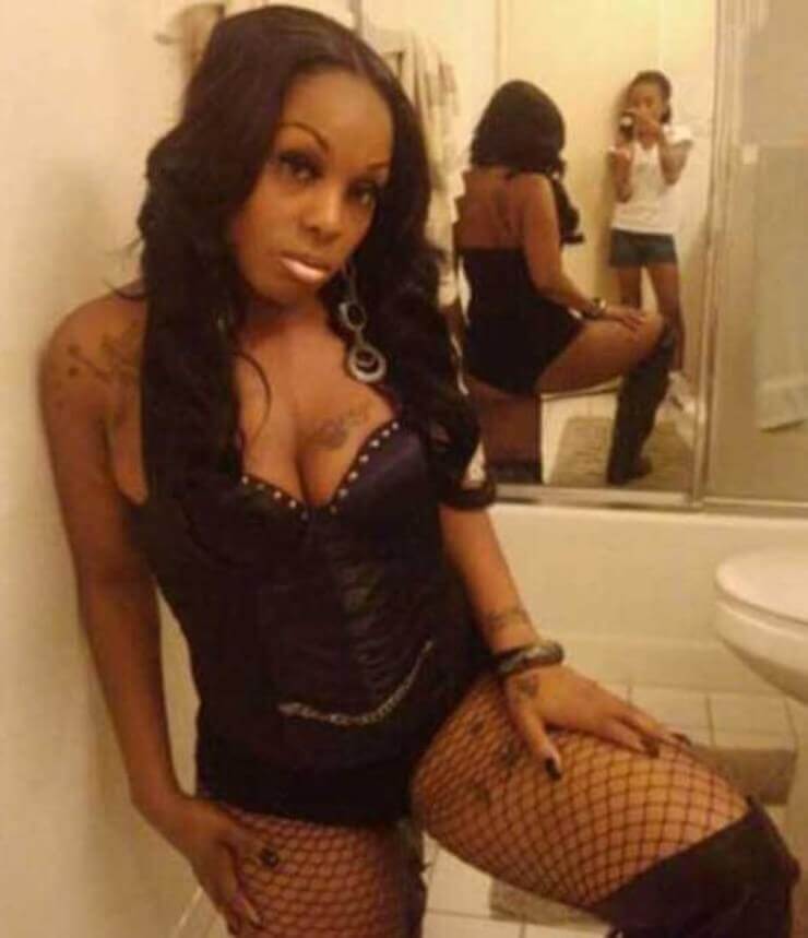 20 mães que foram pegas pelos filhos se exibindo em selfies Mães bizarras se exibindo em selfies