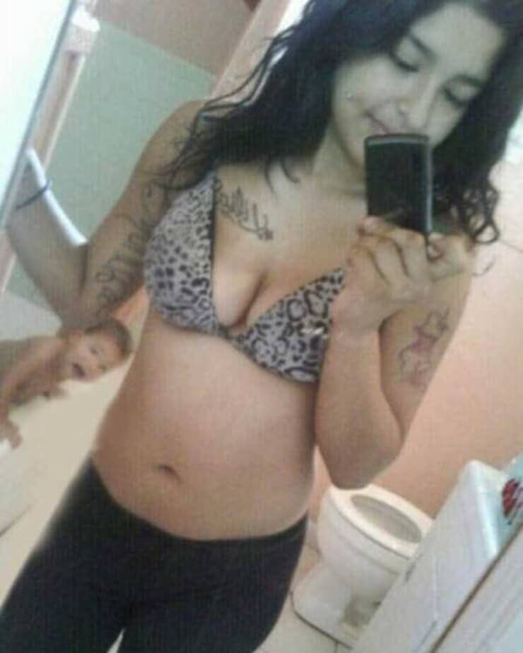 20 mães que foram pegas pelos filhos se exibindo em selfies Mães bizarras se exibindo em selfies