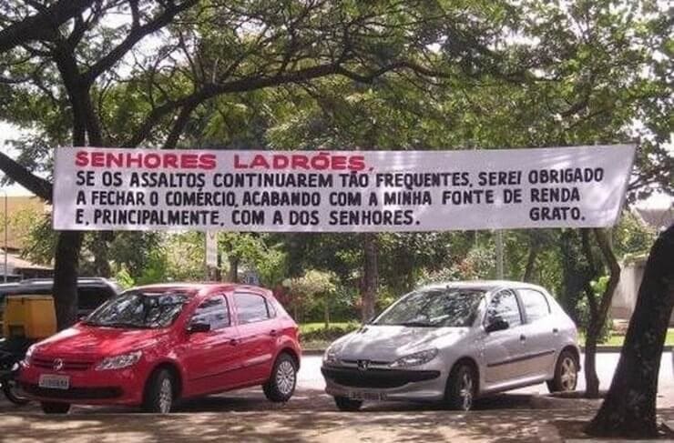 20 pessoas irritadas que fizeram pedidos bizarros a ladrões Pedidos bizarros a ladrões feitos por pessoas desesperadas