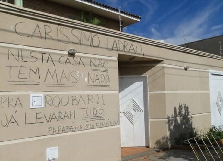 20 pessoas irritadas que fizeram pedidos bizarros a ladrões Pedidos bizarros a ladrões feitos por pessoas desesperadas