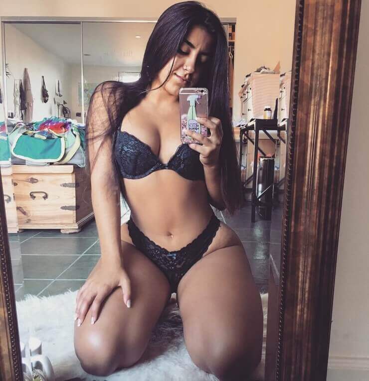 Lena The Plug, a youtuber do perfil provocante do Instagram Lena The Plug Pelada