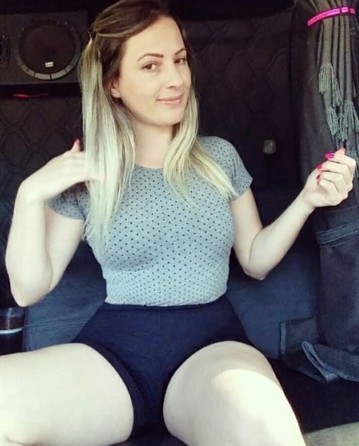 Musa da greve dos caminhoneiros Aline Fuchter pelada