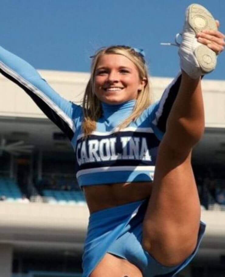 20 flagras bizarros das líderes de torcida durante a exibição Líderes de torcida peladas