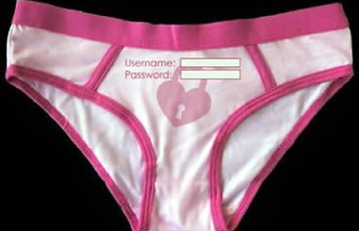 20 calcinhas com mensagens bizarras que merecem o Oscar Calcinhas com mensagens bizarras