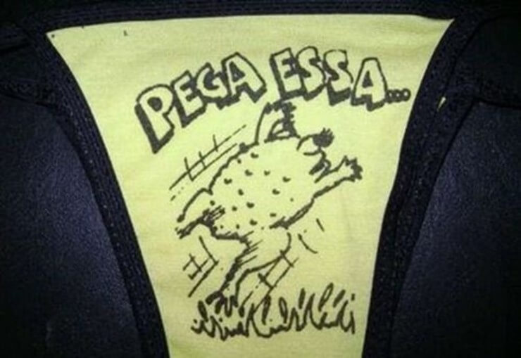 20 calcinhas com mensagens bizarras que merecem o Oscar Calcinhas com mensagens bizarras
