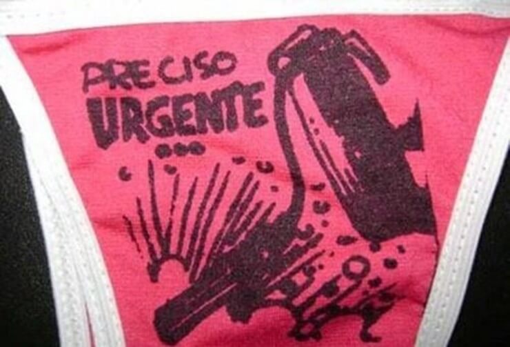 20 calcinhas com mensagens bizarras que merecem o Oscar Calcinhas com mensagens bizarras