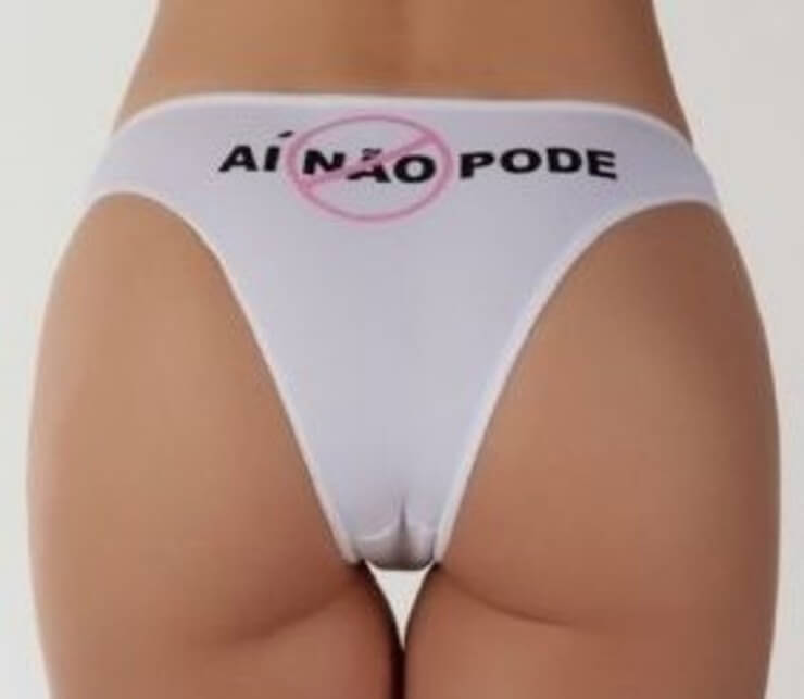 20 calcinhas com mensagens bizarras que merecem o Oscar Calcinhas com mensagens bizarras