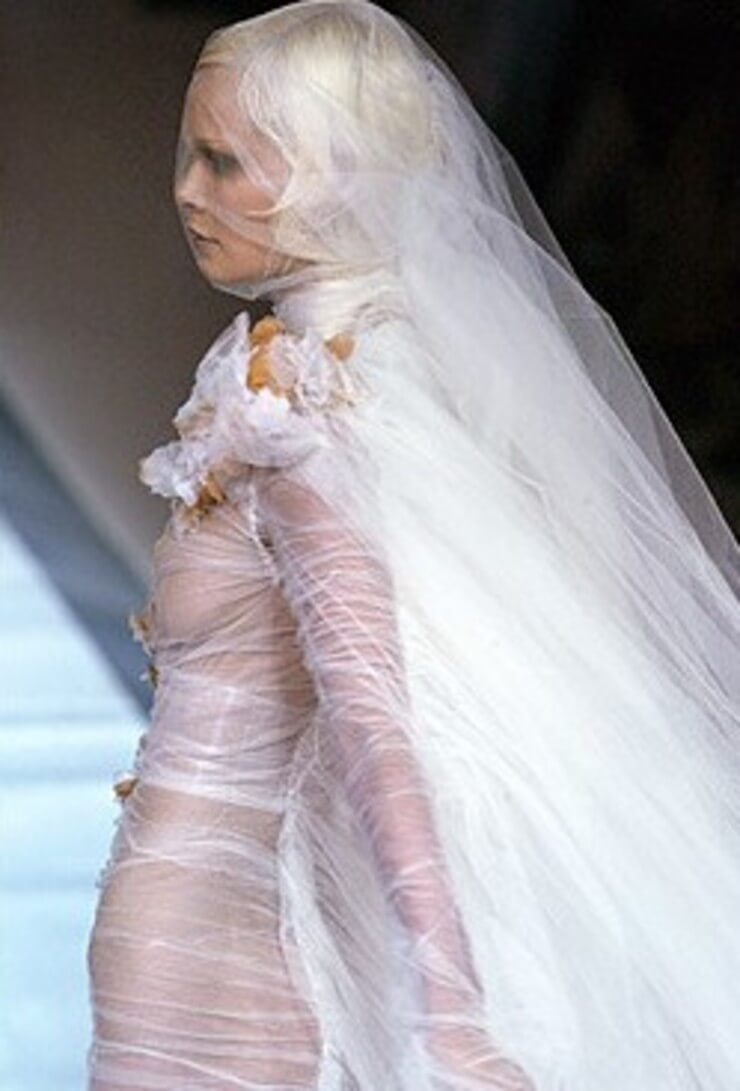 20 vestidos de noiva que deixam qualquer noivo arrependido Vestidos de noiva bizarros da Internet