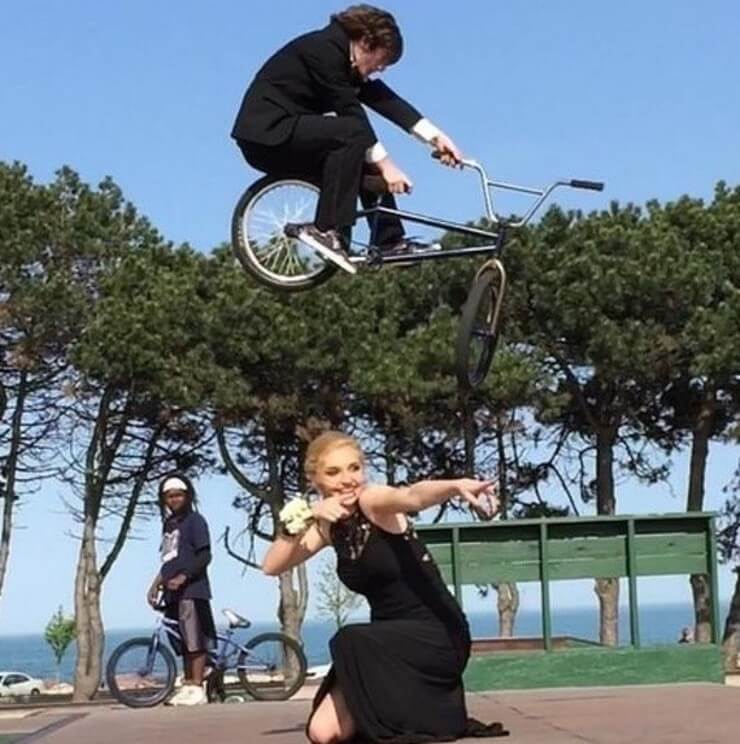 Fotos de formatura bizarras da Internet