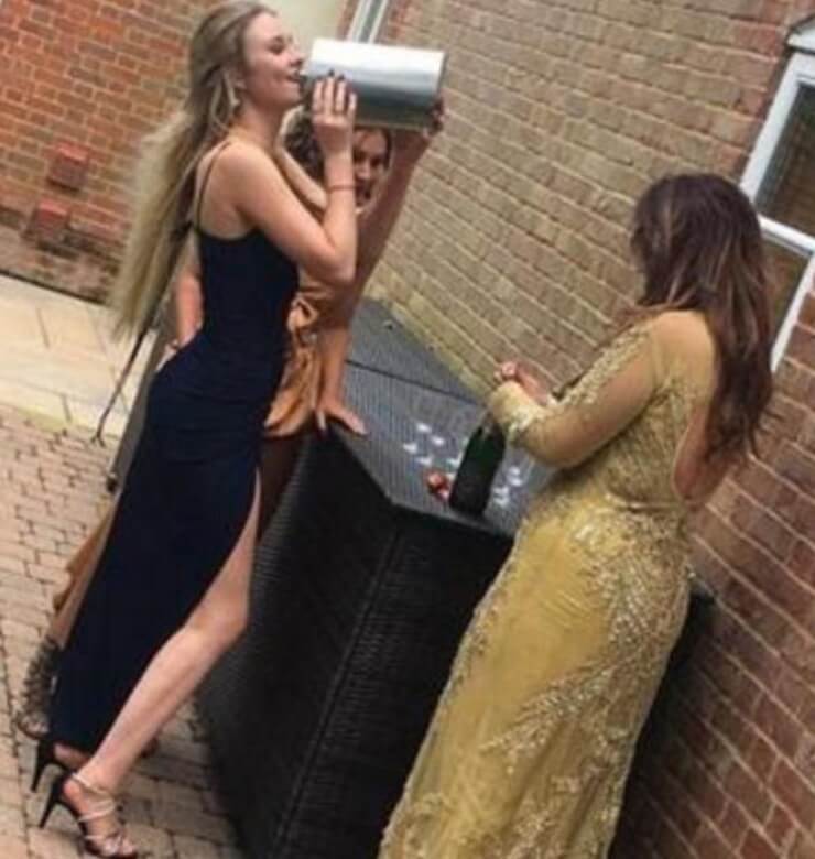 Fotos de formatura bizarras da Internet