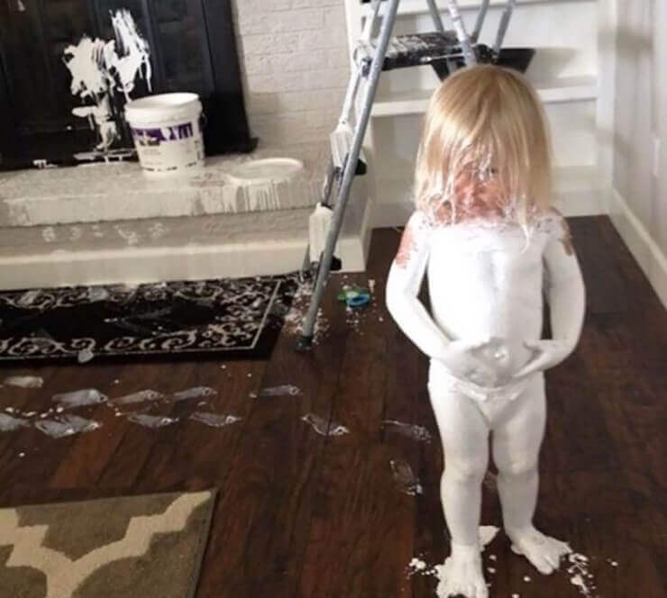 Fotos bizarras de crianças sapecas