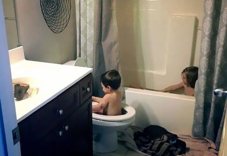 Fotos bizarras de crianças sapecas