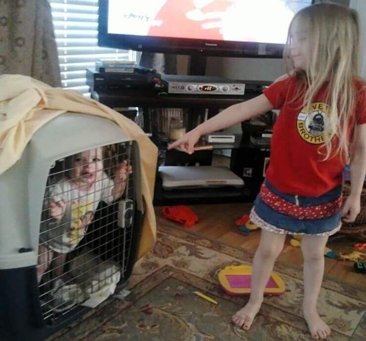 Fotos bizarras de crianças sapecas