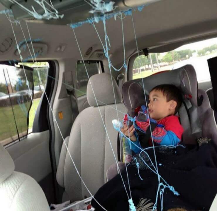 Fotos bizarras de crianças sapecas