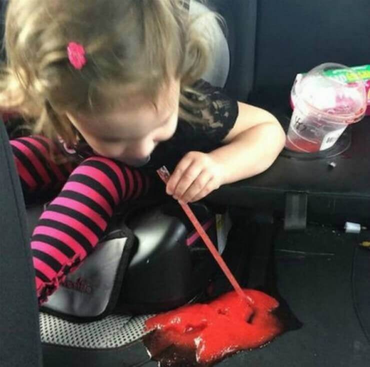 Fotos bizarras de crianças sapecas