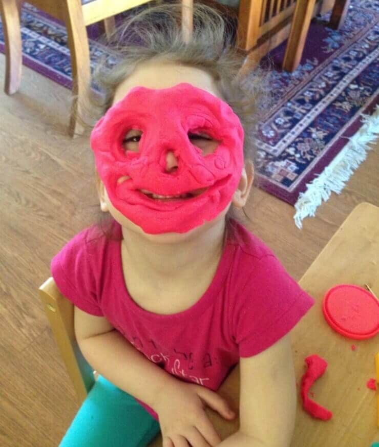 Fotos bizarras de crianças sapecas