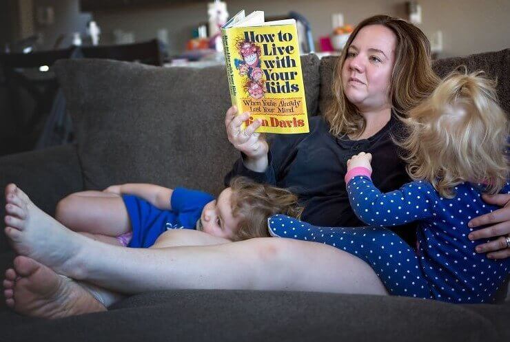 Fotos divertidas mostrando a vida de uma mãe