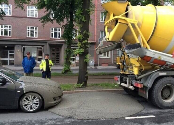 20 situações insanas de quem já acordou com o pé esquerdo Pessoas azaradas em situações insanas