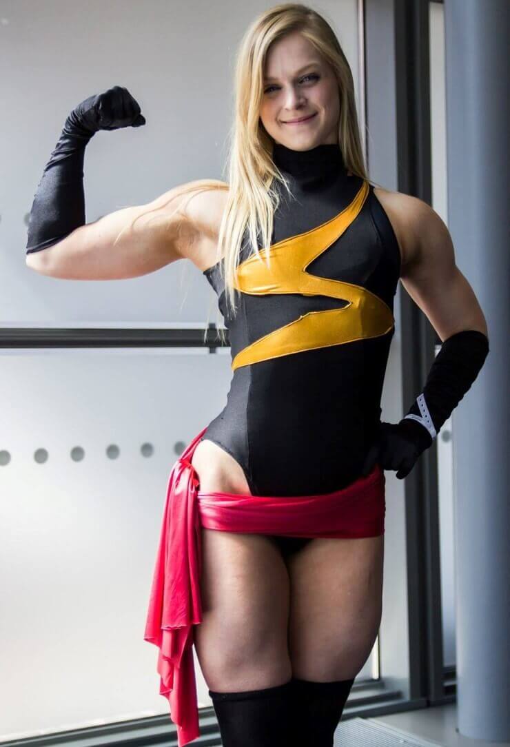As mais belas modelos nerds como cosplay da Capitã Marvel O melhor cosplay da Capitã Marvel