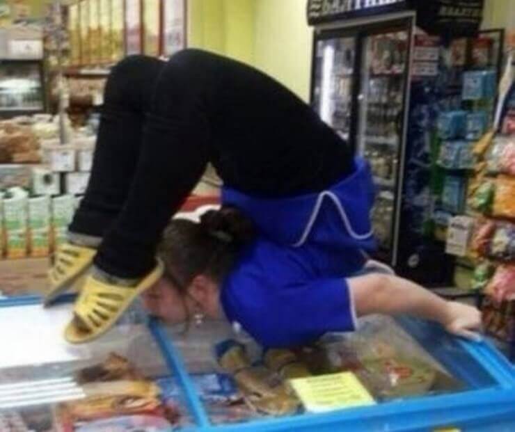 20 mulheres que não têm ideia de como tirar foto para perfil Foto para perfil das redes sociais bizarra