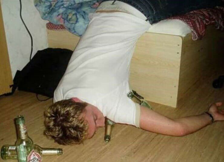 20 motivos hilários para você não misturar bebida com festa Motivos hilários para você nunca mais beber