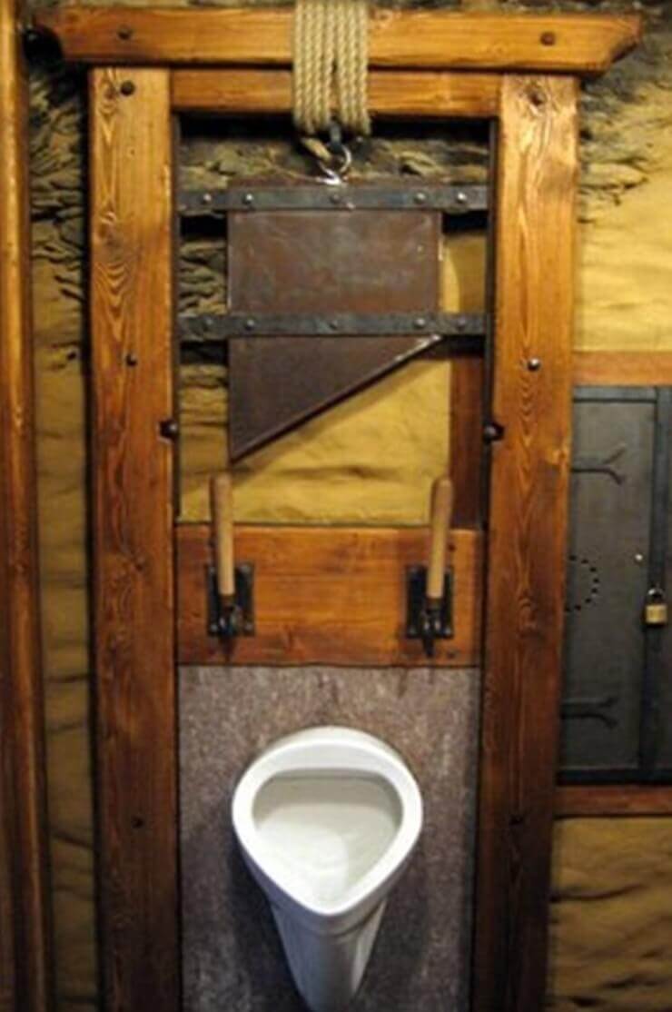 Mictórios hilários encontrados em banheiros públicos