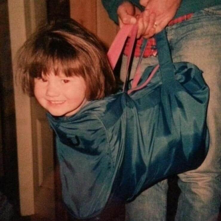 Aula de educação paternal bizarra para pais de família