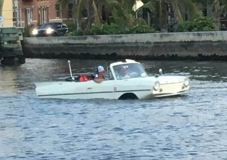 Fotos bizarras de pessoas sem juízo