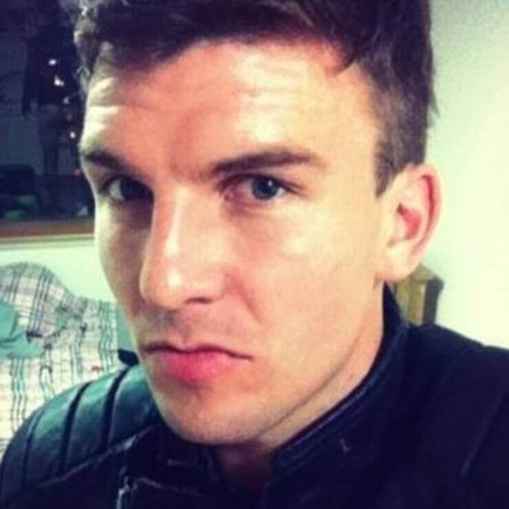 Fotos de pessoas traídas pelo espelho