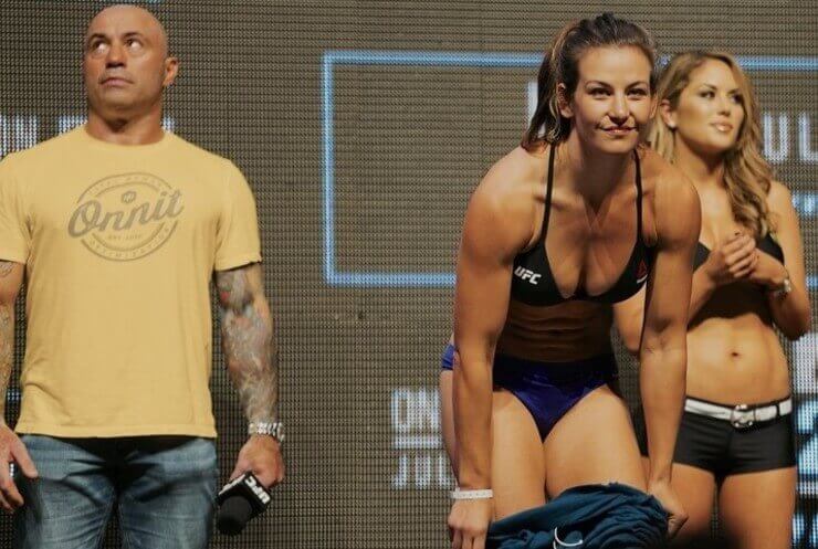 Fotos bizarras em que as pessoas por trás são mais interessantes