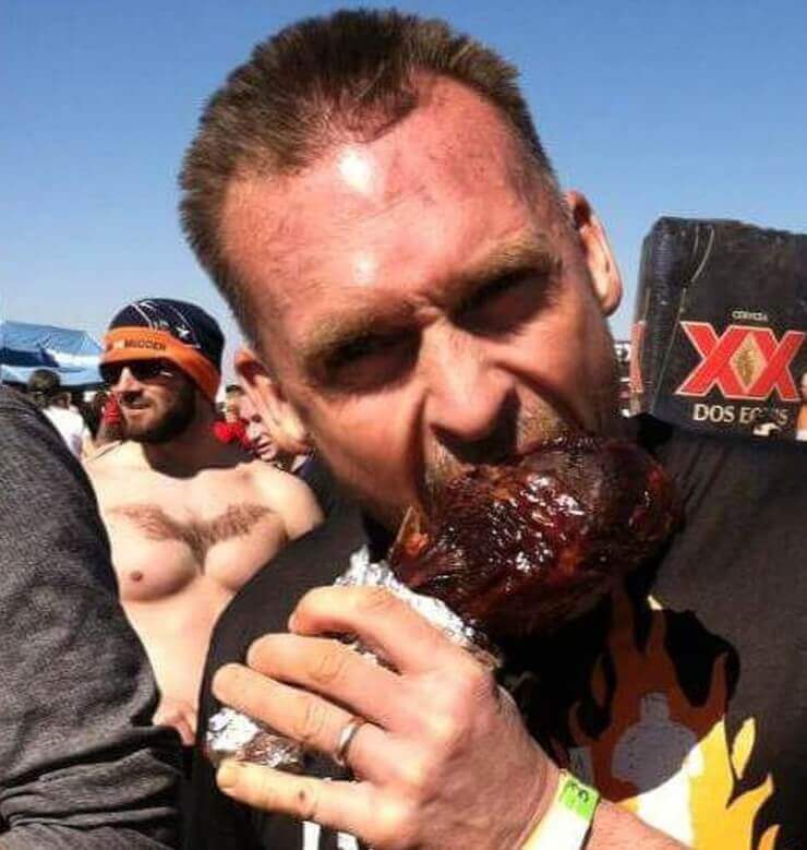 Fotos bizarras em que as pessoas por trás são mais interessantes