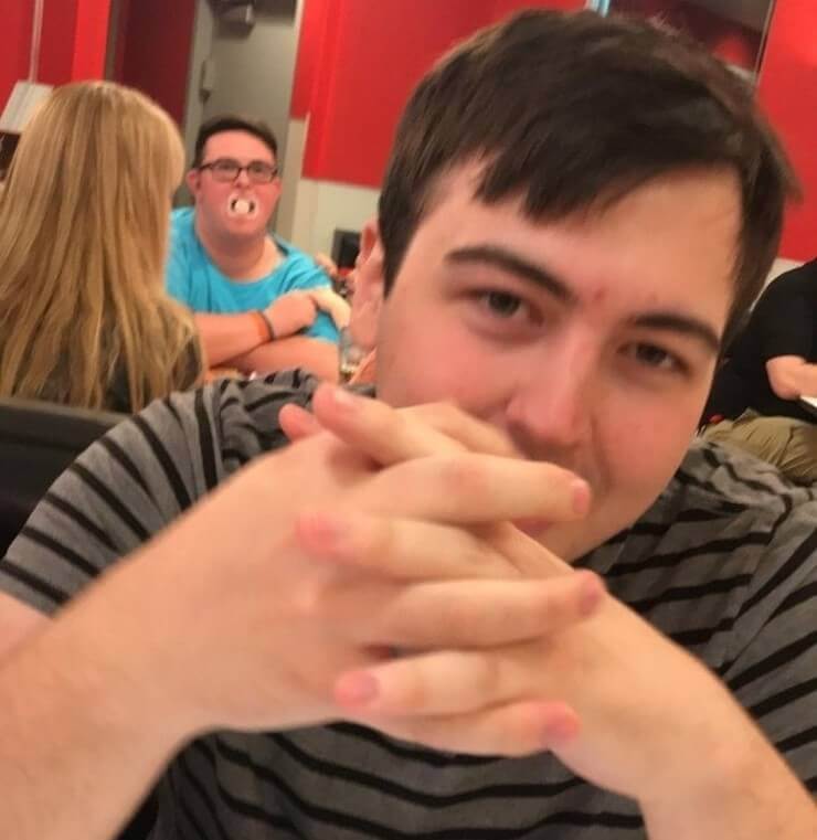 Fotos bizarras em que as pessoas por trás são mais interessantes