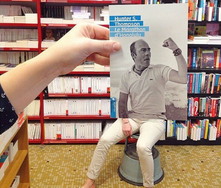 20 formas criativas de se divertir com as capas de livros preferidas As capas de livros preferidas que criam ilusões de ótica criativas e divertidas