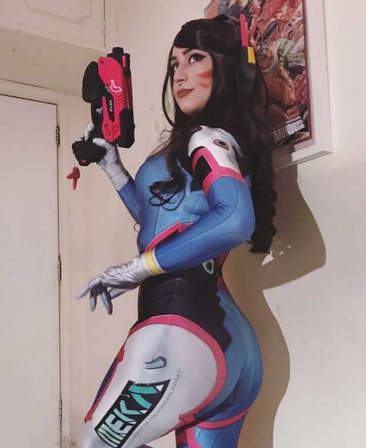 Cosplayer brasileira Dy Chan nua