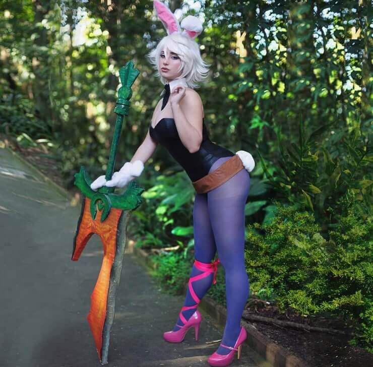 Cosplayer brasileira Dy Chan pelada