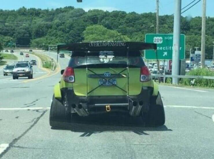 Carros modificados mais engraçados da história da personalização