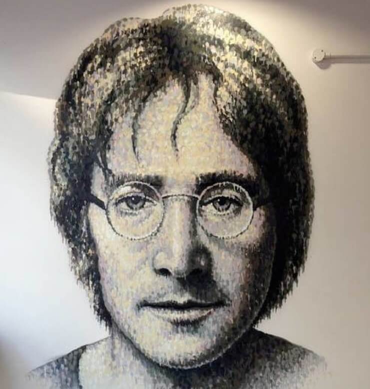 As criativas pinturas urbanas em paredes do talentoso James Cochran As pinturas por gotejamento feitas de manchas de tinta spray de James Cochran