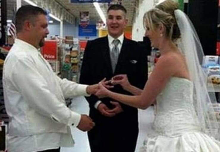 20 coisas que você só vê em lugares que funcionam 24 horas por dia Fotos esquisitas de coisas que você só vê acontecer em supermercados