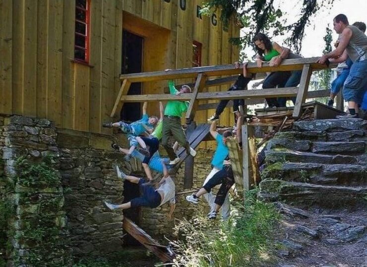 Pessoas que acordaram com o pé esquerdo e tiveram o pior dia da vida