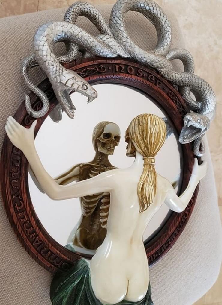 Coisas bizarras encontradas em brechós vendidas na internet