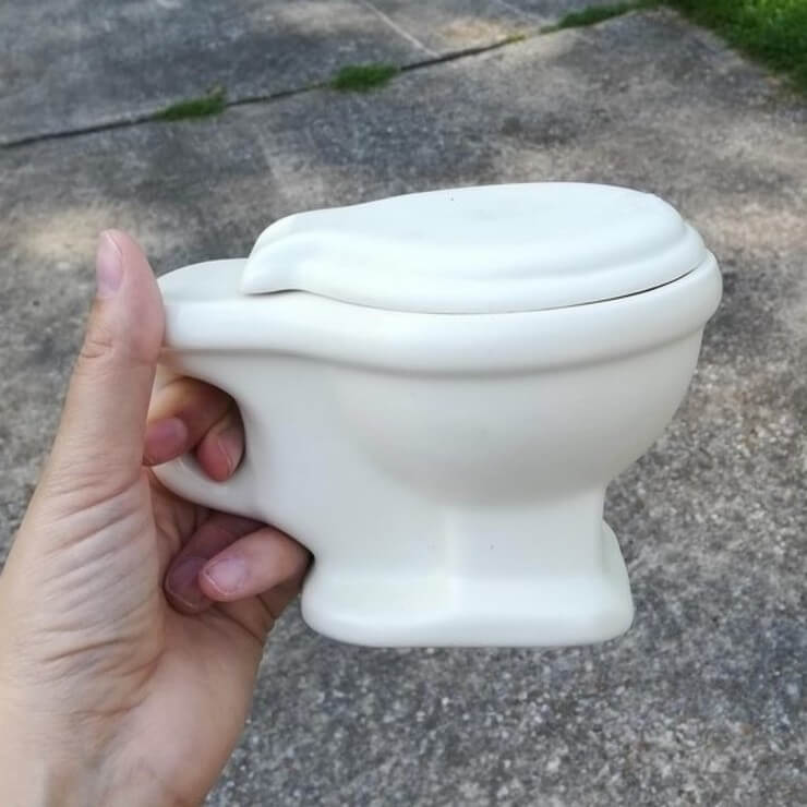 Coisas bizarras encontradas em brechós vendidas na internet