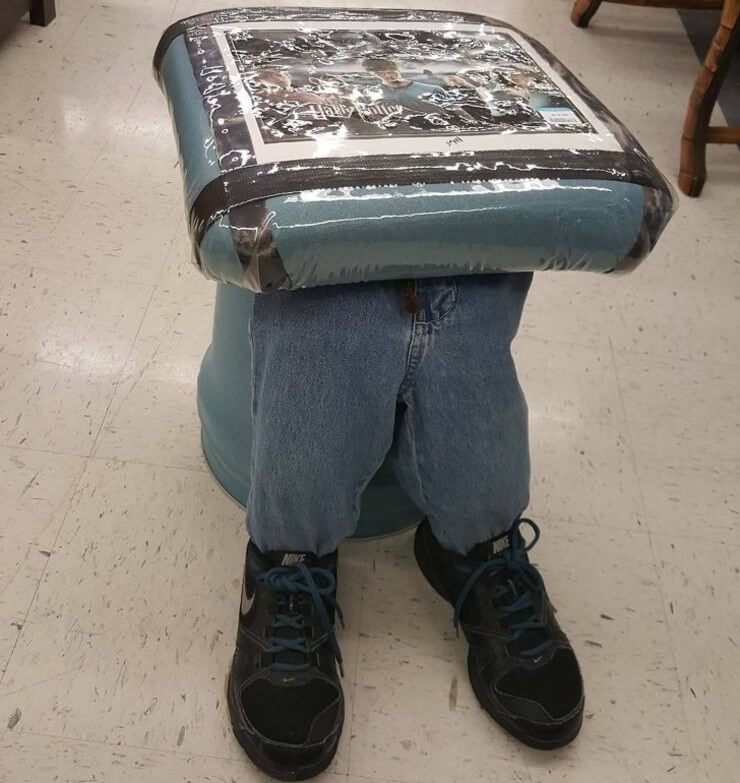 Coisas bizarras encontradas em brechós vendidas na internet