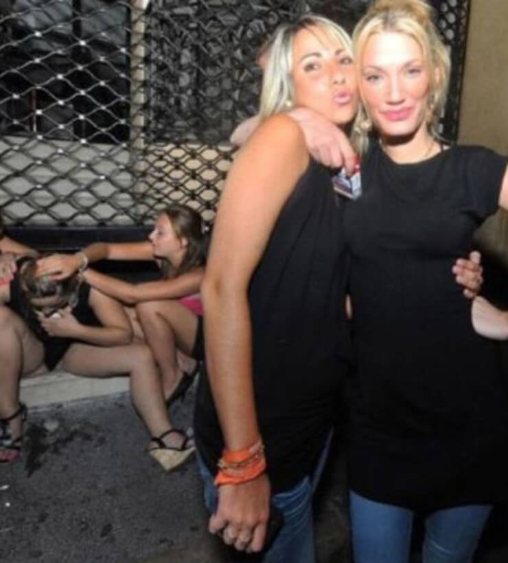 20 fotos idiotas da internet de pessoas vistas na balada mundo afora Fotos idiotas da internet de pessoas pagando mico na balada